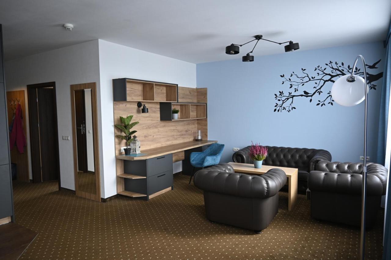 Aparthotel Legnica - Apartamenty Z Aneksem Kuchennym Exterior photo