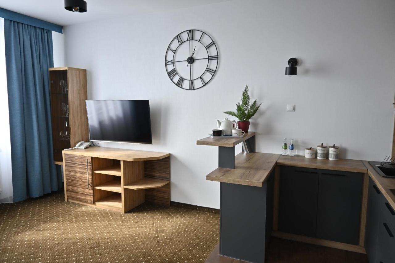 Aparthotel Legnica - Apartamenty Z Aneksem Kuchennym Exterior photo